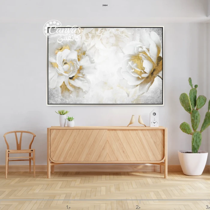 لوحة زهور بيضاء مع لمسات ذهبية