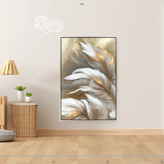 تكوين زهور بيضاء مع لمسات ذهبية