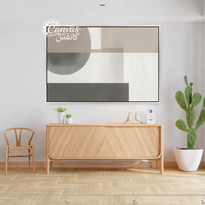 لوحة تجريدية بألوان محايدة وأشكال هندسية
